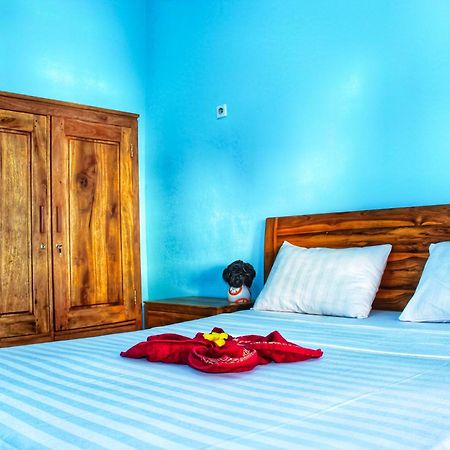 Kj Purple House Senggigi Apartman Kültér fotó