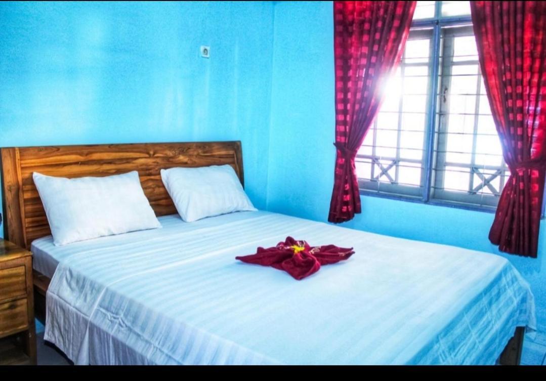 Kj Purple House Senggigi Apartman Kültér fotó